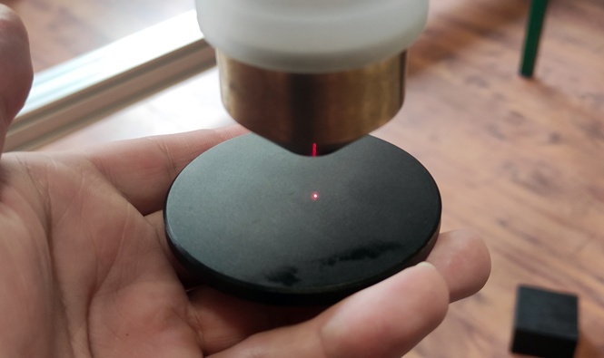 Ustawienie drugiego lustra i obserwacja wiązki skupionej